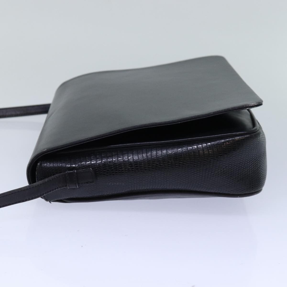 Salvatore Ferragamo Black Leather Shoulder Bag (Pre-Owned) Size ONE SIZE - 8 Thumbnail