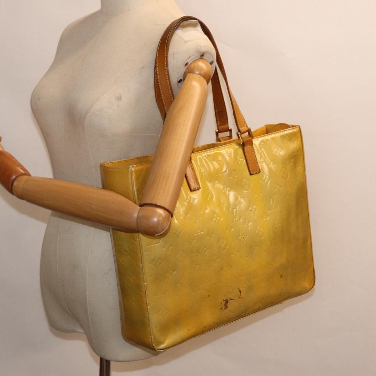 Louis Vuitton Columbus Yellow Patent Leather Tote Bag (Pre-Owned) Size ONE SIZE - 11 Thumbnail