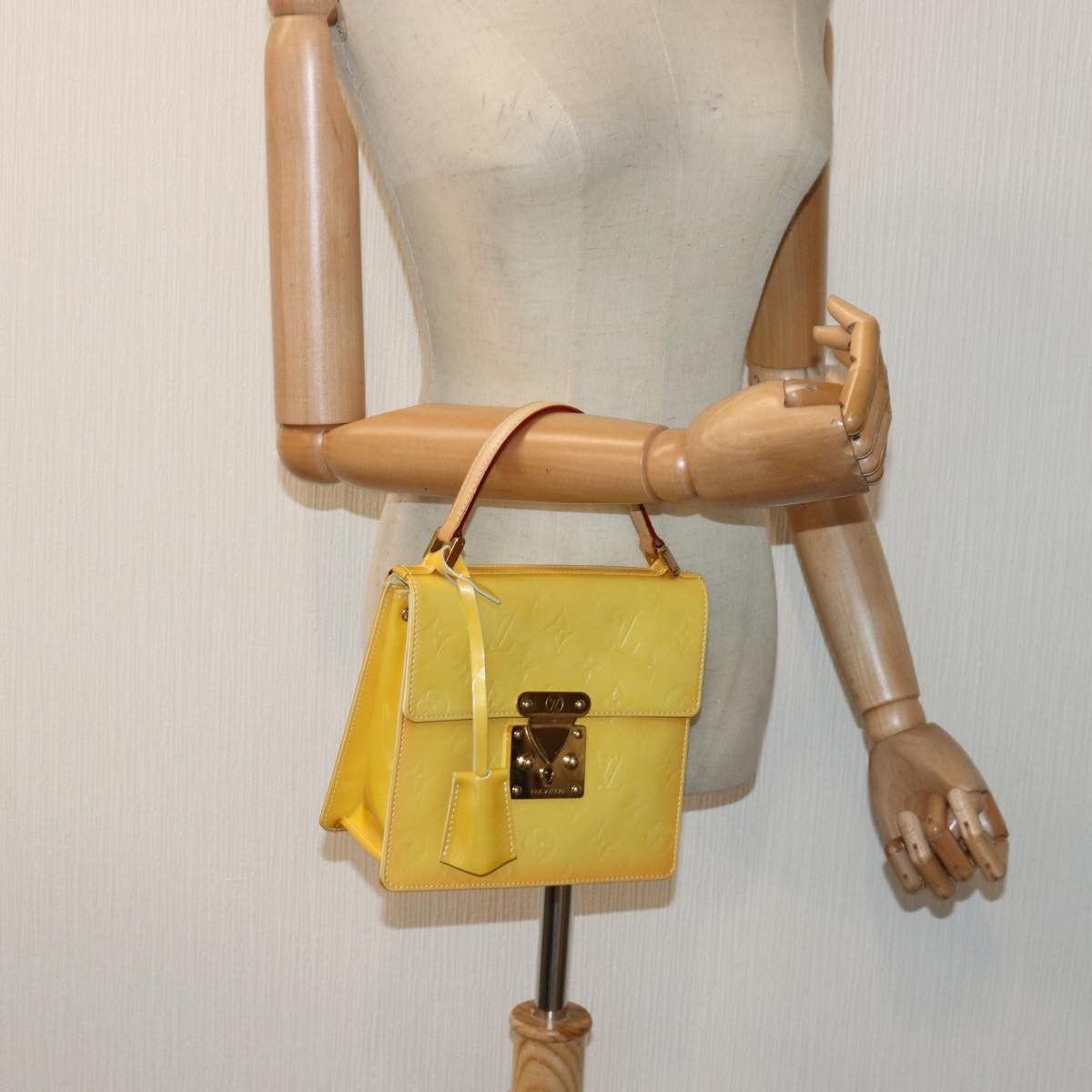 Louis Vuitton Spring Street Yellow Patent Leather Handbag (Pre-Owned) Size ONE SIZE - 12 Thumbnail