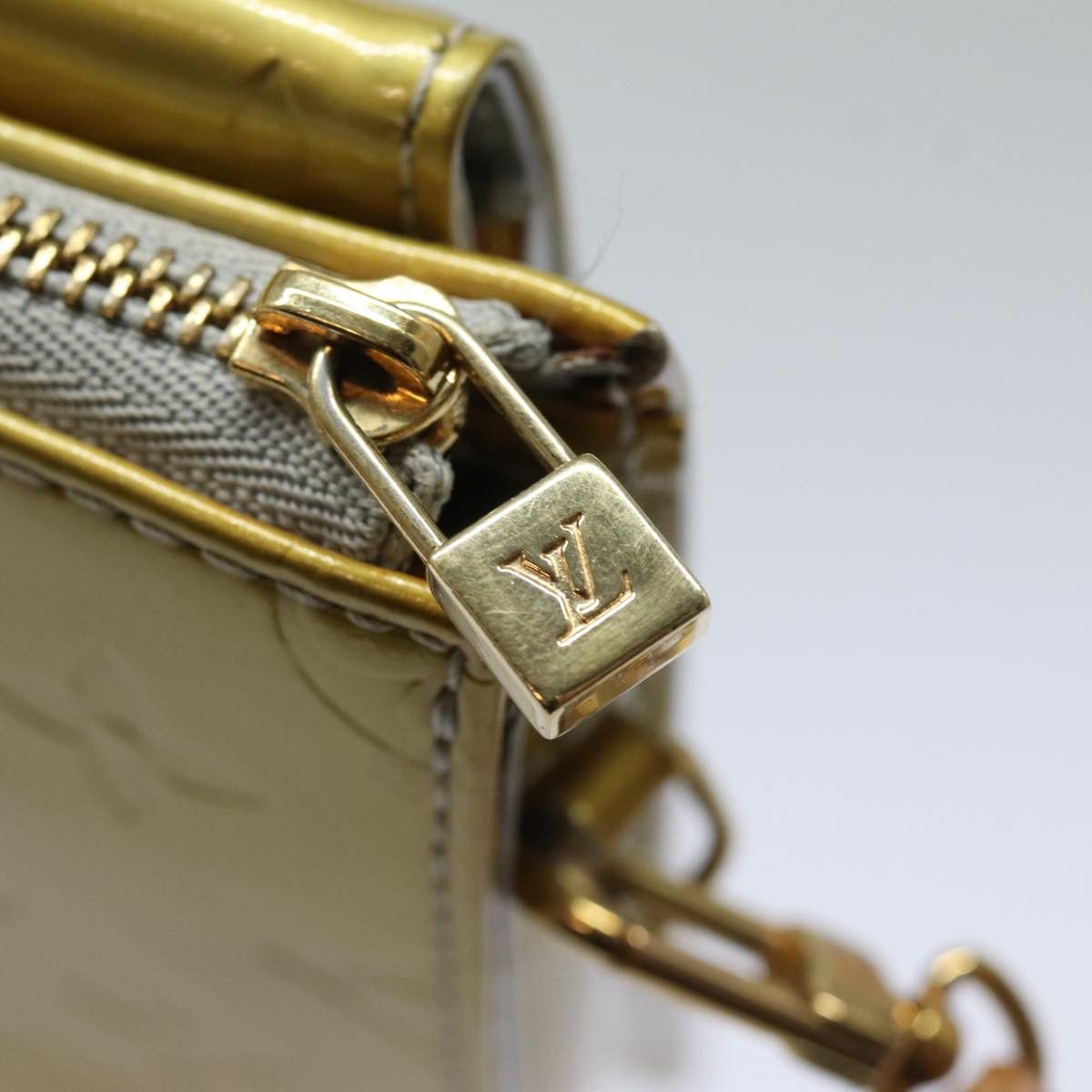 Louis Vuitton Mott Yellow Patent Leather Clutch Bag (Pre-Owned) Size ONE SIZE - 18 Thumbnail