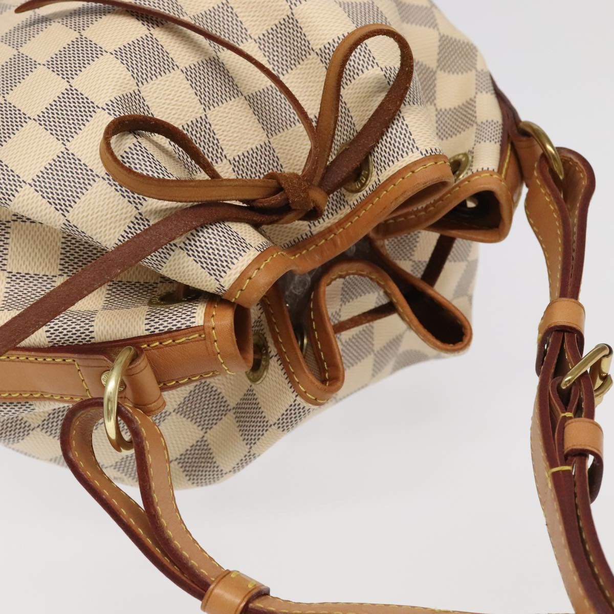 Louis Vuitton Noé Bb White Canvas Shoulder Bag (Pre-Owned) Size ONE SIZE - 17 Thumbnail