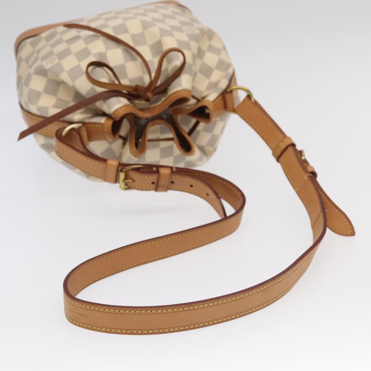 Louis Vuitton Noé Bb White Canvas Shoulder Bag (Pre-Owned) Size ONE SIZE - 5 Thumbnail