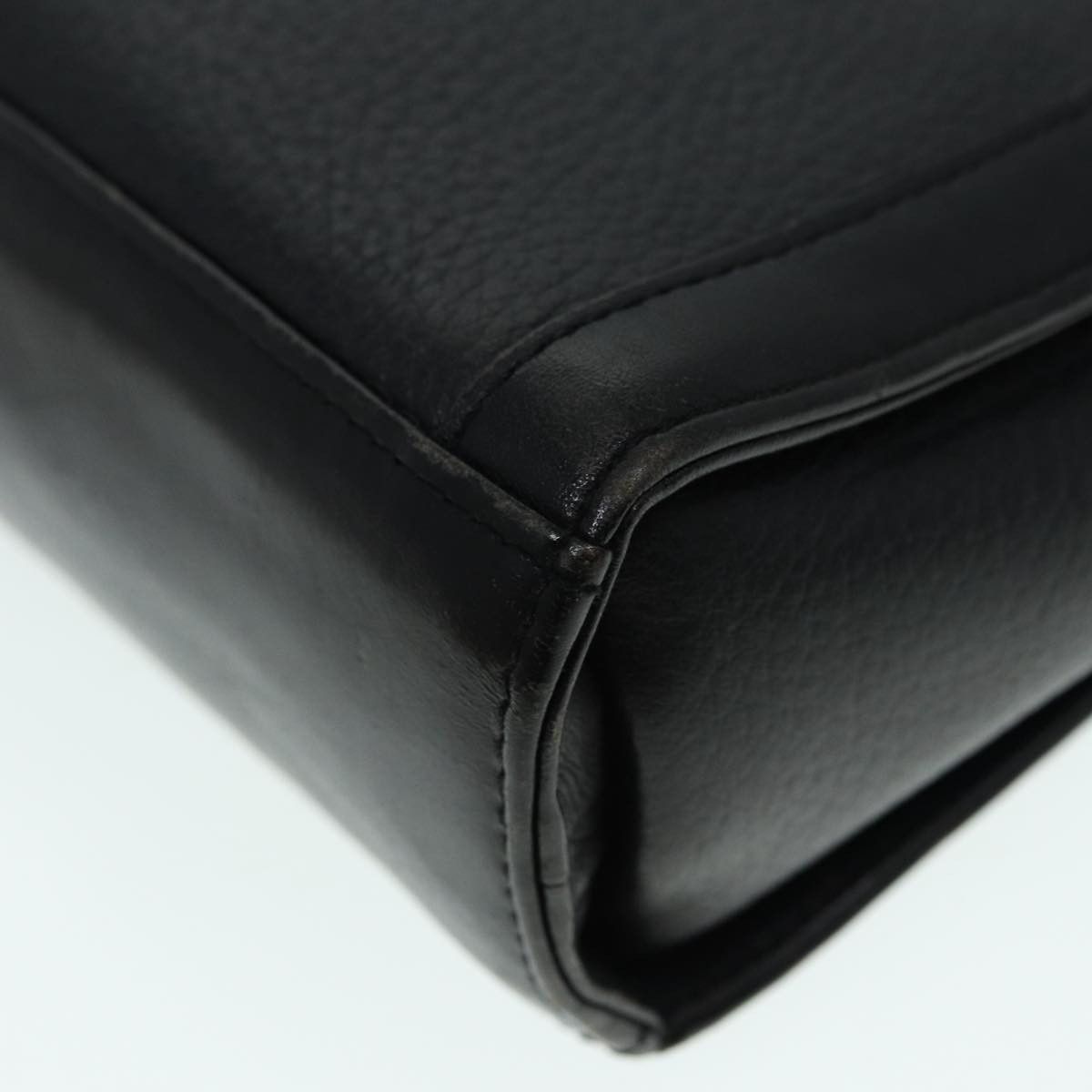 Burberry - Black Leather Handbag (Pre-Owned) Size ONE SIZE - 9 Thumbnail