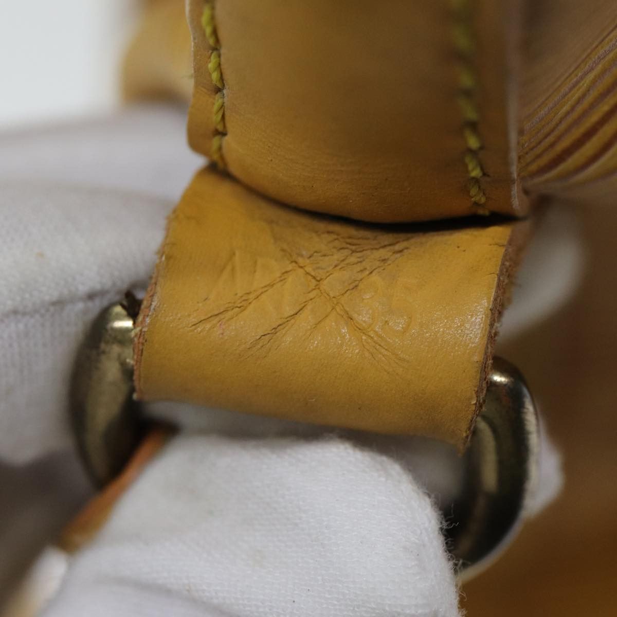 Louis Vuitton Noe Yellow Leather Shoulder Bag (Pre-Owned) Size ONE SIZE - 6 Thumbnail