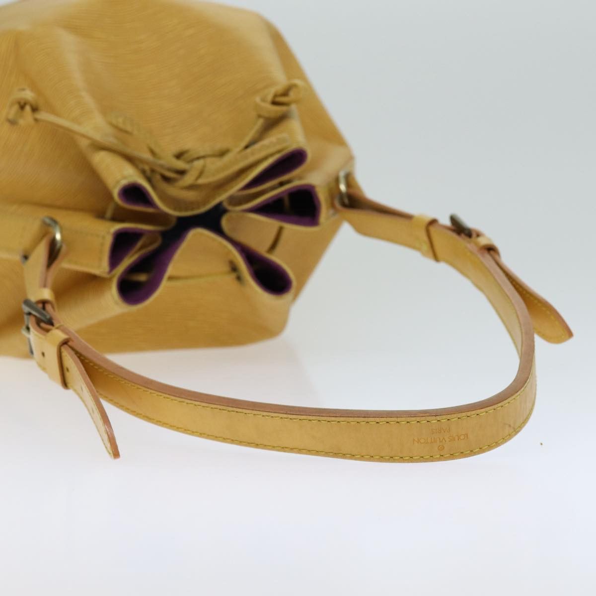 Louis Vuitton Noe Yellow Leather Shoulder Bag (Pre-Owned) Size ONE SIZE - 12 Thumbnail