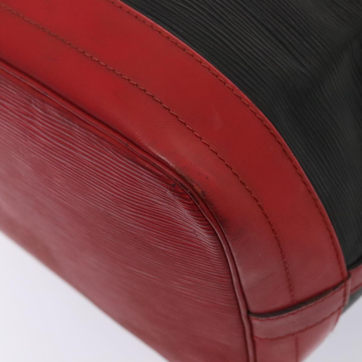 Louis Vuitton Noe Black Leather Shoulder Bag (Pre-Owned) Size ONE SIZE - 8 Thumbnail