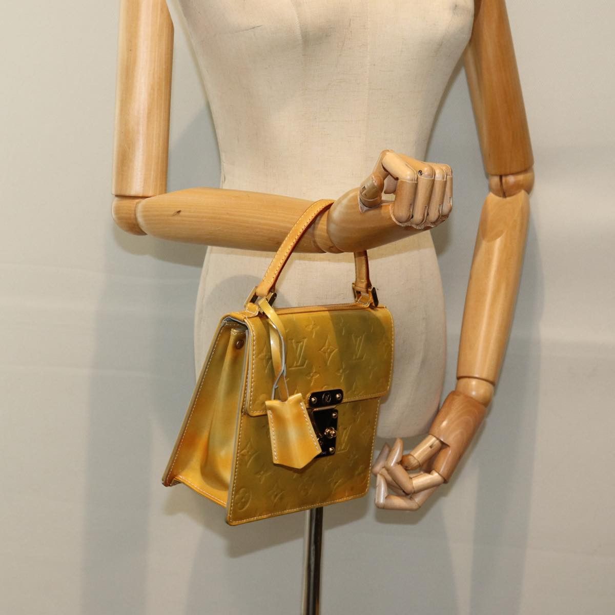 Louis Vuitton Spring Street Yellow Patent Leather Handbag (Pre-Owned) Size ONE SIZE - 7 Thumbnail