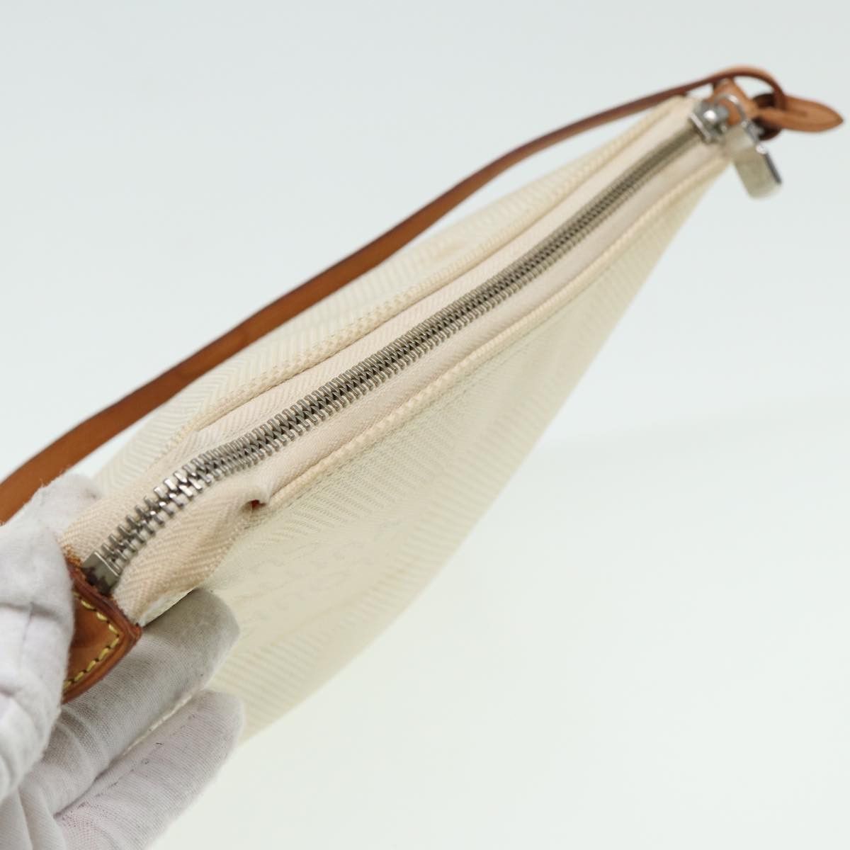 Louis Vuitton Volunteer White Canvas Clutch Bag (Pre-Owned) Size ONE SIZE - 4 Thumbnail