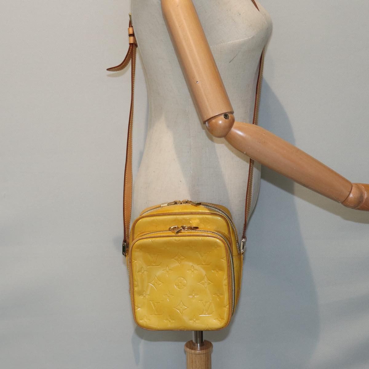 Louis Vuitton Wooster Yellow Patent Leather Shoulder Bag (Pre-Owned) Size ONE SIZE - 9 Thumbnail