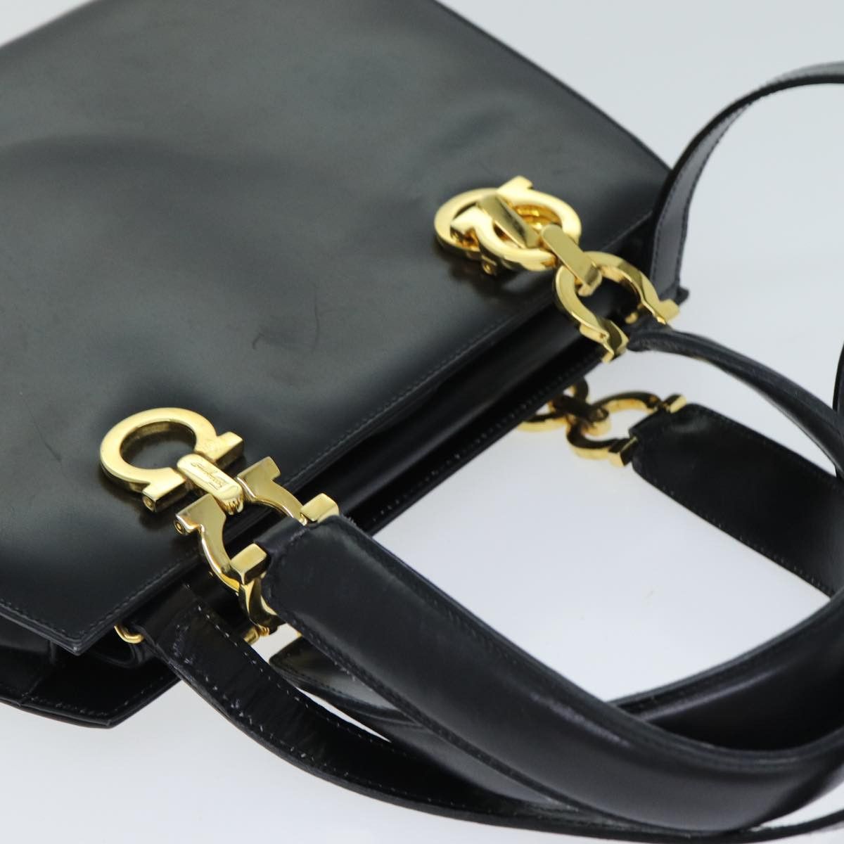 Salvatore Ferragamo Gancini Black Leather Handbag (Pre-Owned) Size ONE SIZE - 4 Thumbnail