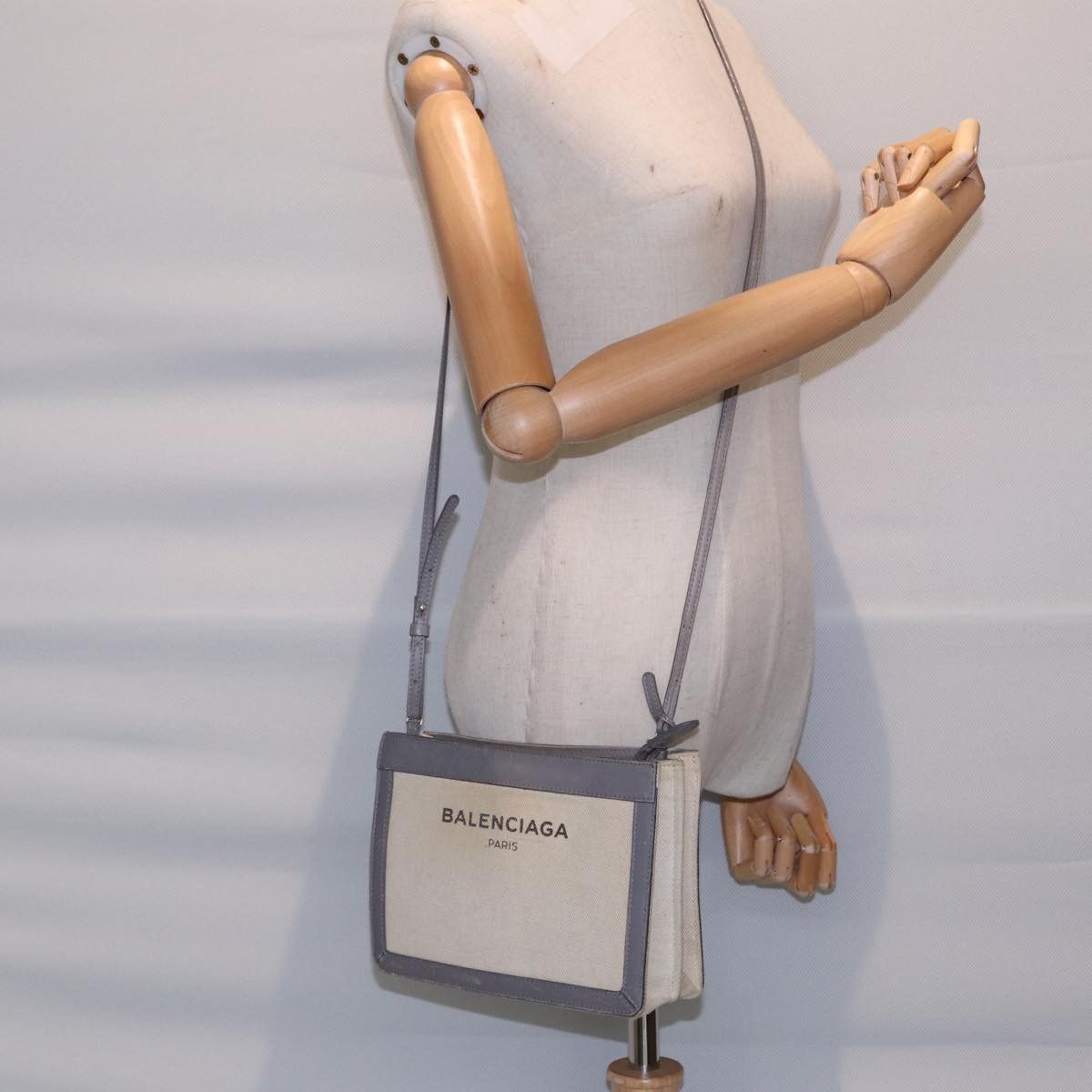 Balenciaga Beige Canvas Shoulder Bag (Pre-Owned) Size ONE SIZE - 16 Thumbnail