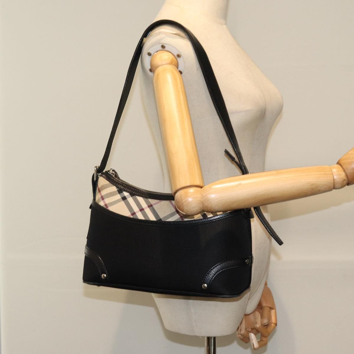 Burberry Nova Check Black Synthetic Shoulder Bag (Pre-Owned) Size ONE SIZE - 7 Thumbnail