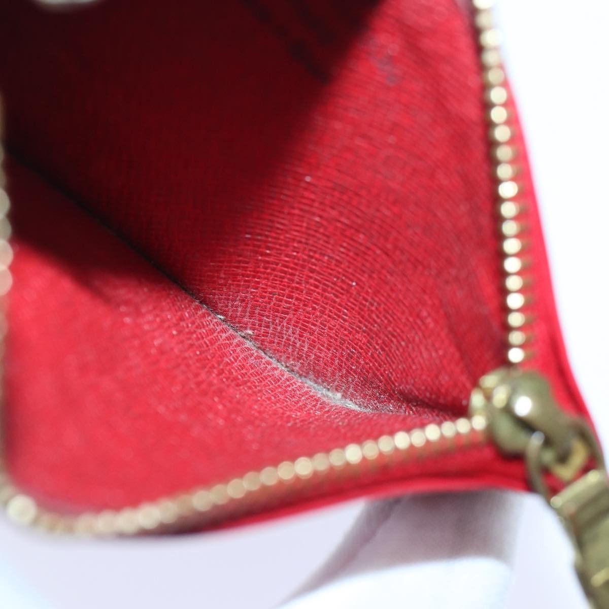 Louis Vuitton Pochette Clés Red Leather Wallet (Pre-Owned) Size ONE SIZE - 10 Thumbnail