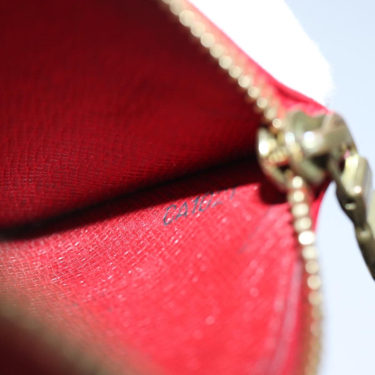 Louis Vuitton Pochette Clés Red Leather Wallet (Pre-Owned) Size ONE SIZE - 8 Thumbnail