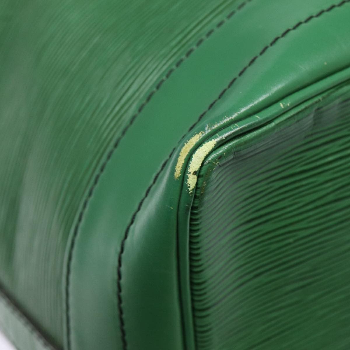 Louis Vuitton Noe Green Leather Shoulder Bag (Pre-Owned) Size ONE SIZE - 18 Thumbnail