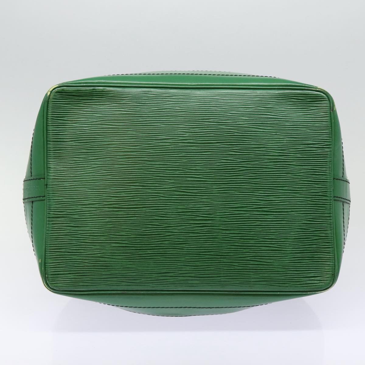 Louis Vuitton Noe Green Leather Shoulder Bag (Pre-Owned) Size ONE SIZE - 5 Thumbnail