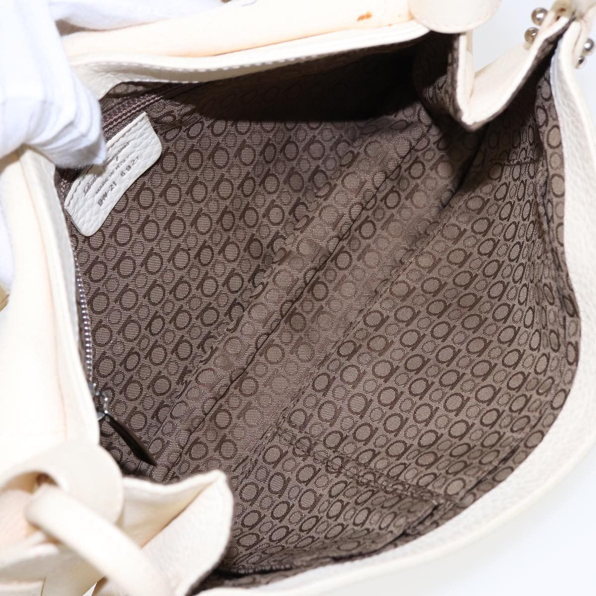 Salvatore Ferragamo Gancini Beige Leather Shoulder Bag (Pre-Owned) Size ONE SIZE - 5 Thumbnail