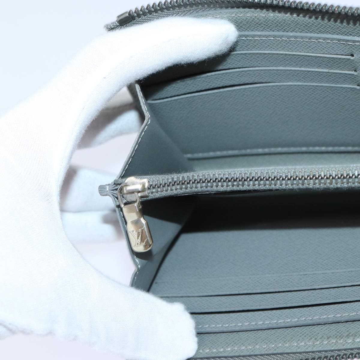Louis Vuitton Cosmos Grey Canvas Wallet (Pre-Owned) Size ONE SIZE - 17 Thumbnail