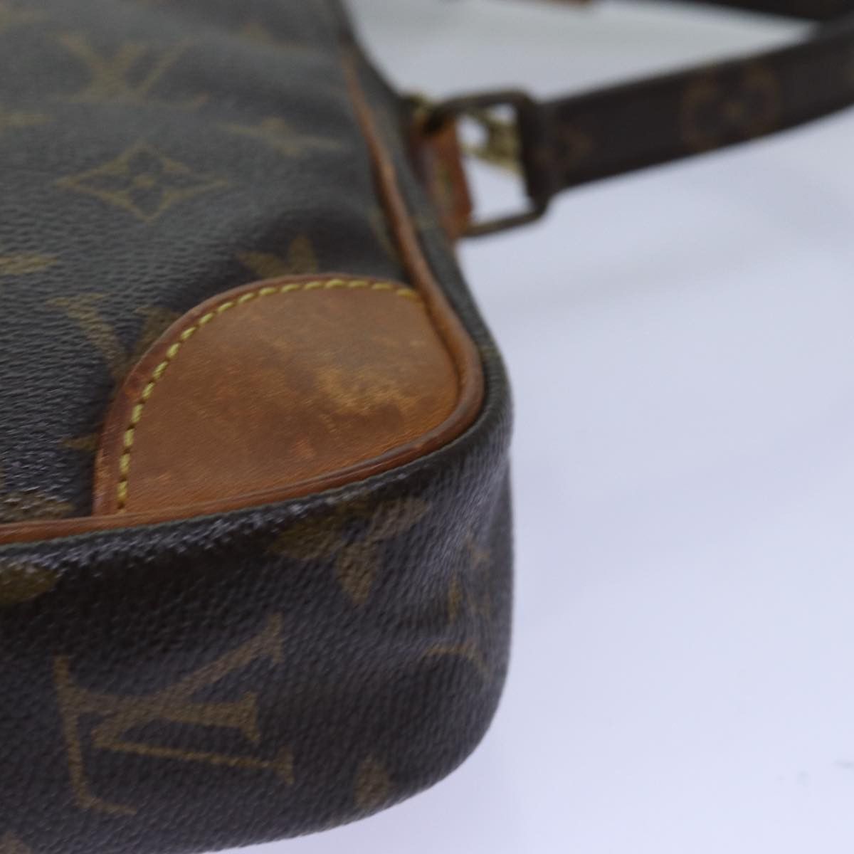 Louis Vuitton Danube Black Canvas Shoulder Bag (Pre-Owned) Size ONE SIZE - 18 Thumbnail