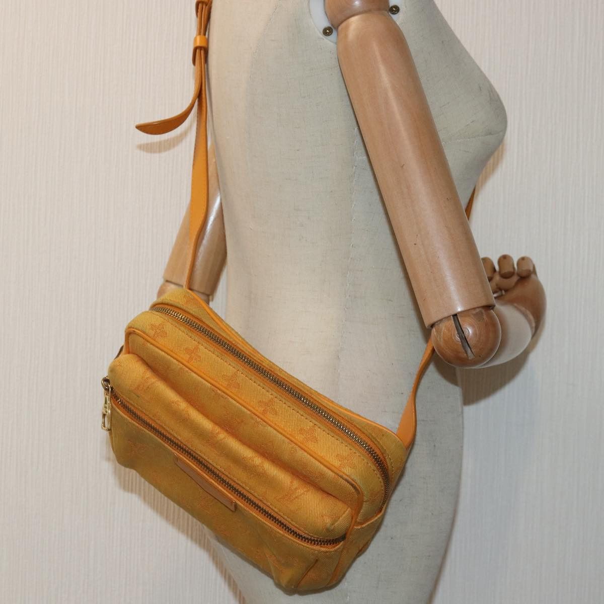 Louis Vuitton Outdoor Yellow Canvas Shoulder Bag (Pre-Owned) Size ONE SIZE - 16 Thumbnail