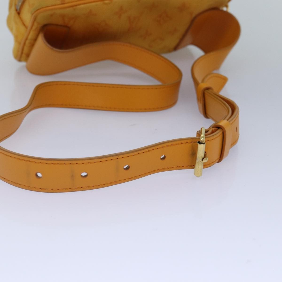 Louis Vuitton Outdoor Yellow Canvas Shoulder Bag (Pre-Owned) Size ONE SIZE - 5 Thumbnail