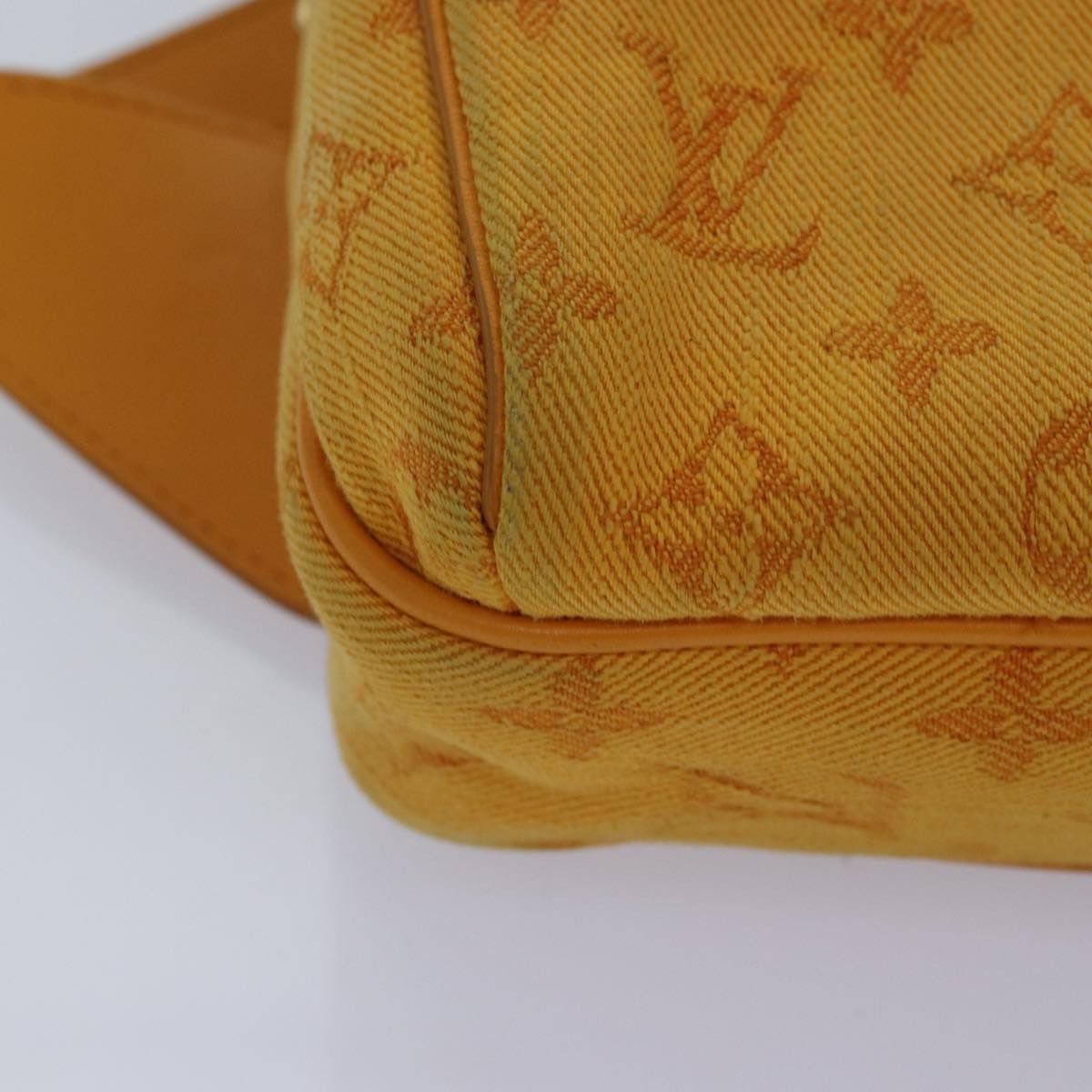 Louis Vuitton Outdoor Yellow Canvas Shoulder Bag (Pre-Owned) Size ONE SIZE - 7 Thumbnail