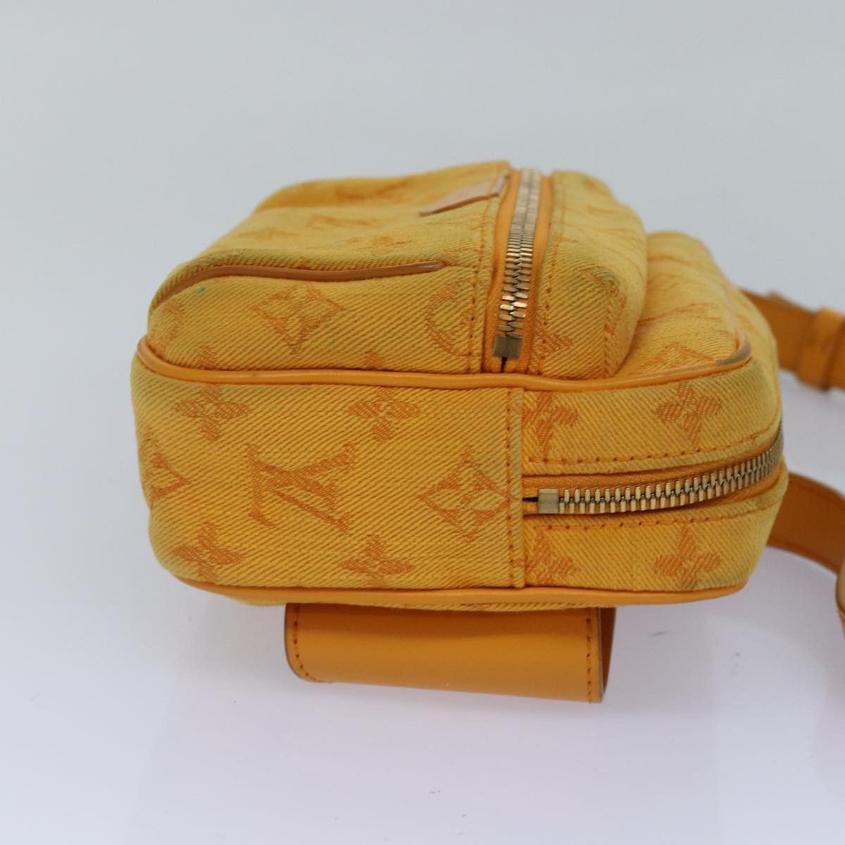 Louis Vuitton Outdoor Yellow Canvas Shoulder Bag (Pre-Owned) Size ONE SIZE - 3 Thumbnail