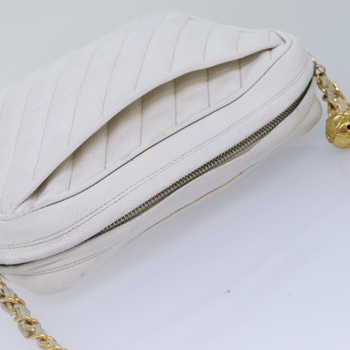 Chanel Mademoiselle White Leather Shoulder Bag (Pre-Owned) Size ONE SIZE - 14 Thumbnail