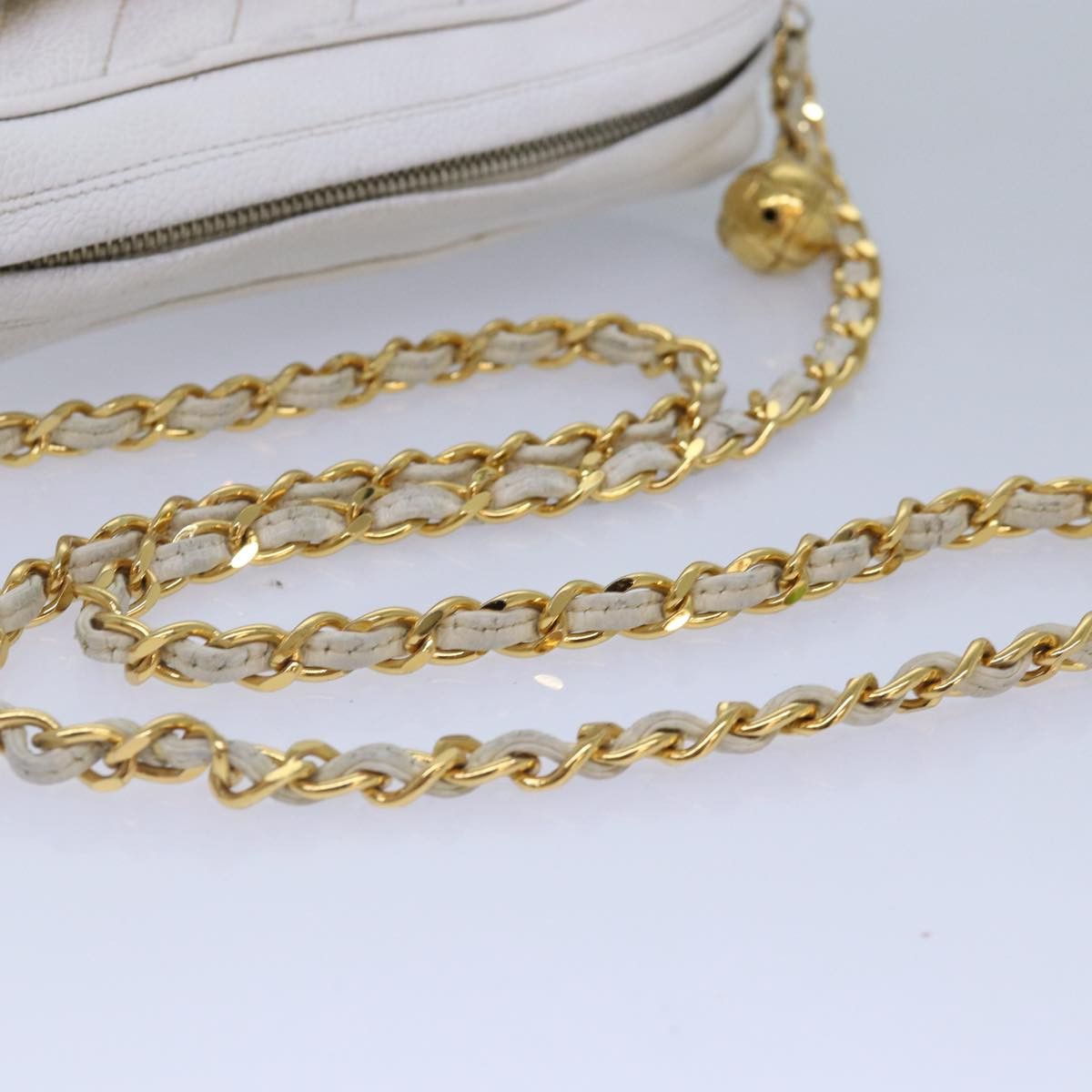 Chanel Mademoiselle White Leather Shoulder Bag (Pre-Owned) Size ONE SIZE - 4 Thumbnail