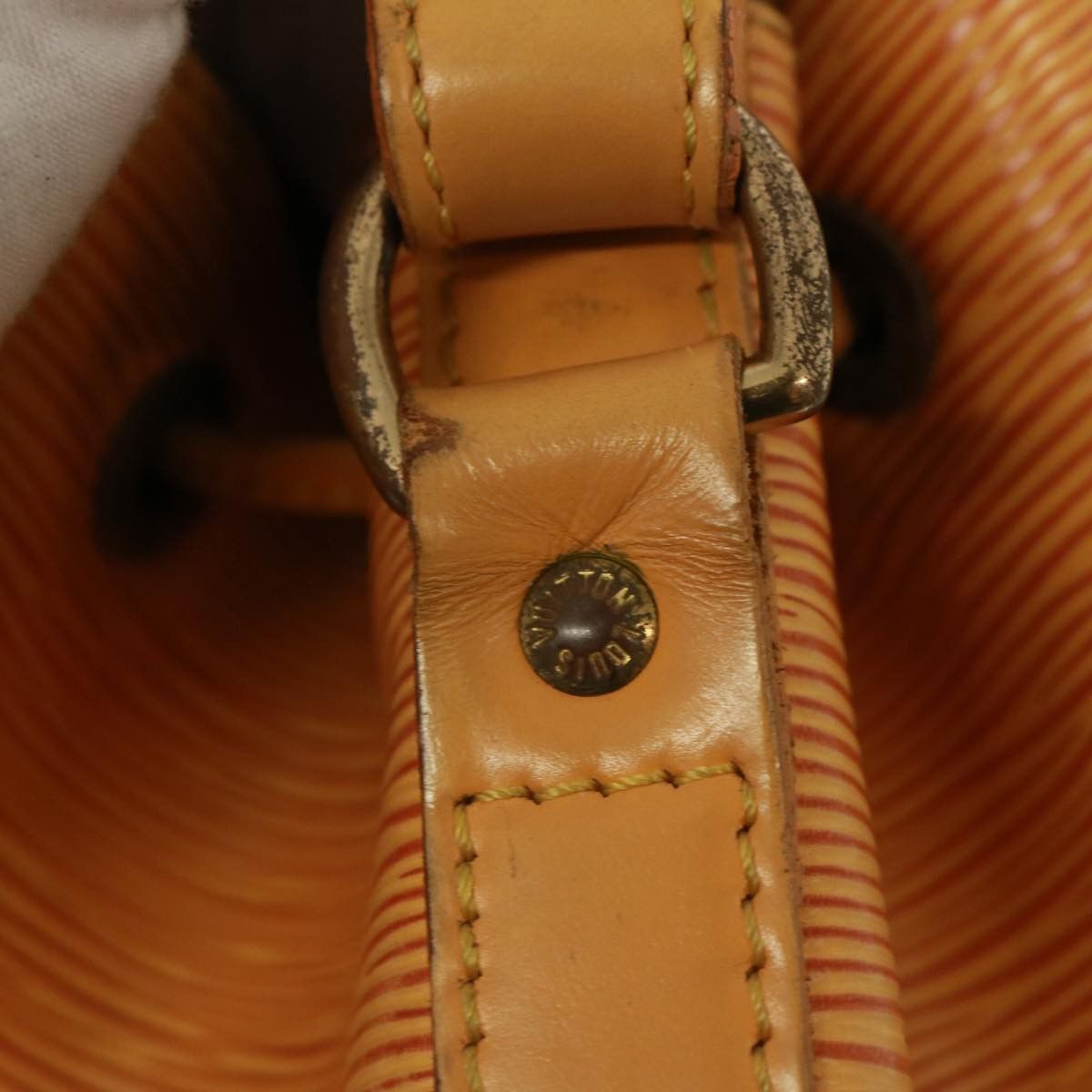 Louis Vuitton Noé Red Leather Shoulder Bag (Pre-Owned) Size ONE SIZE - 18 Thumbnail