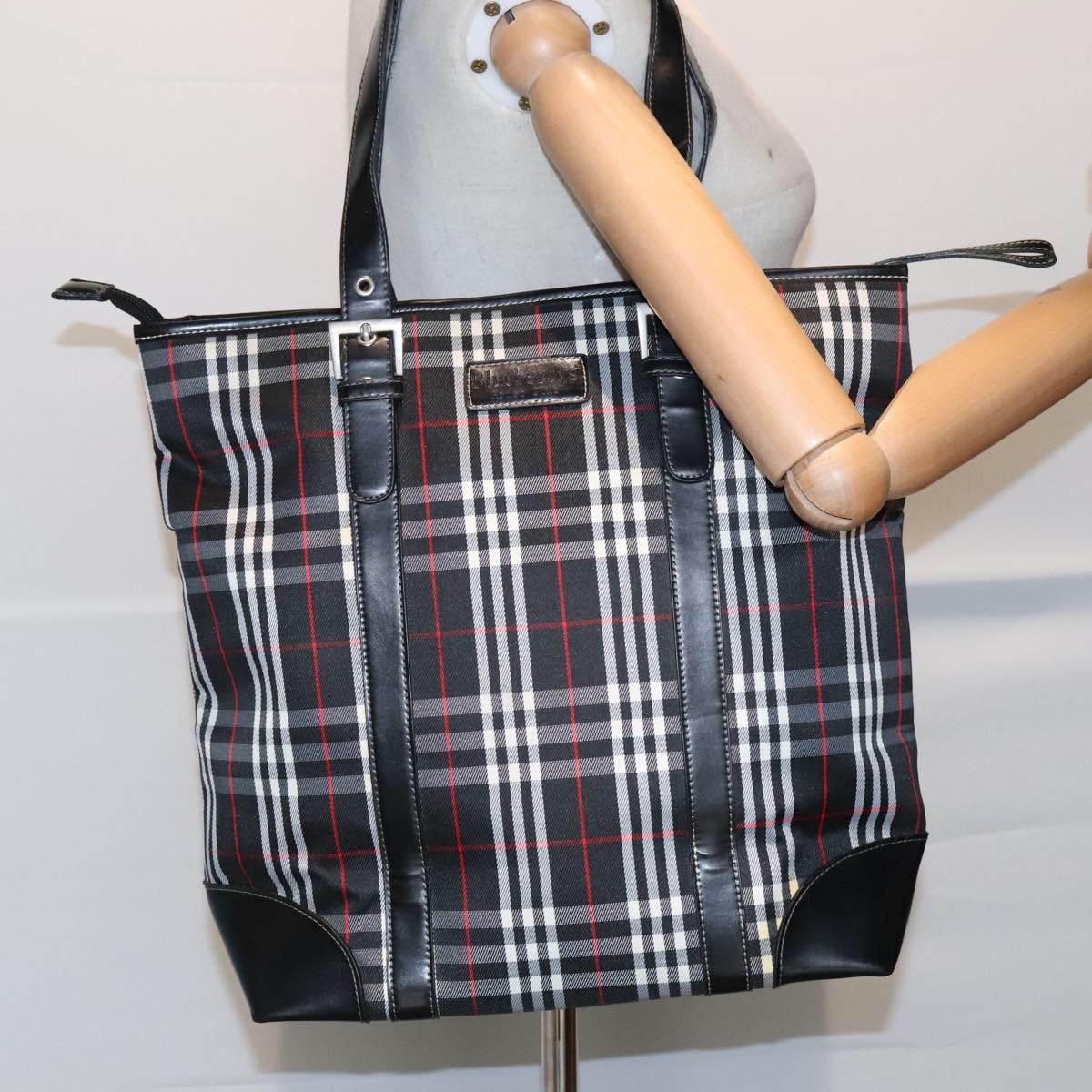 Burberry Nova Check Black Canvas Shoulder Bag (Pre-Owned) Size ONE SIZE - 14 Thumbnail