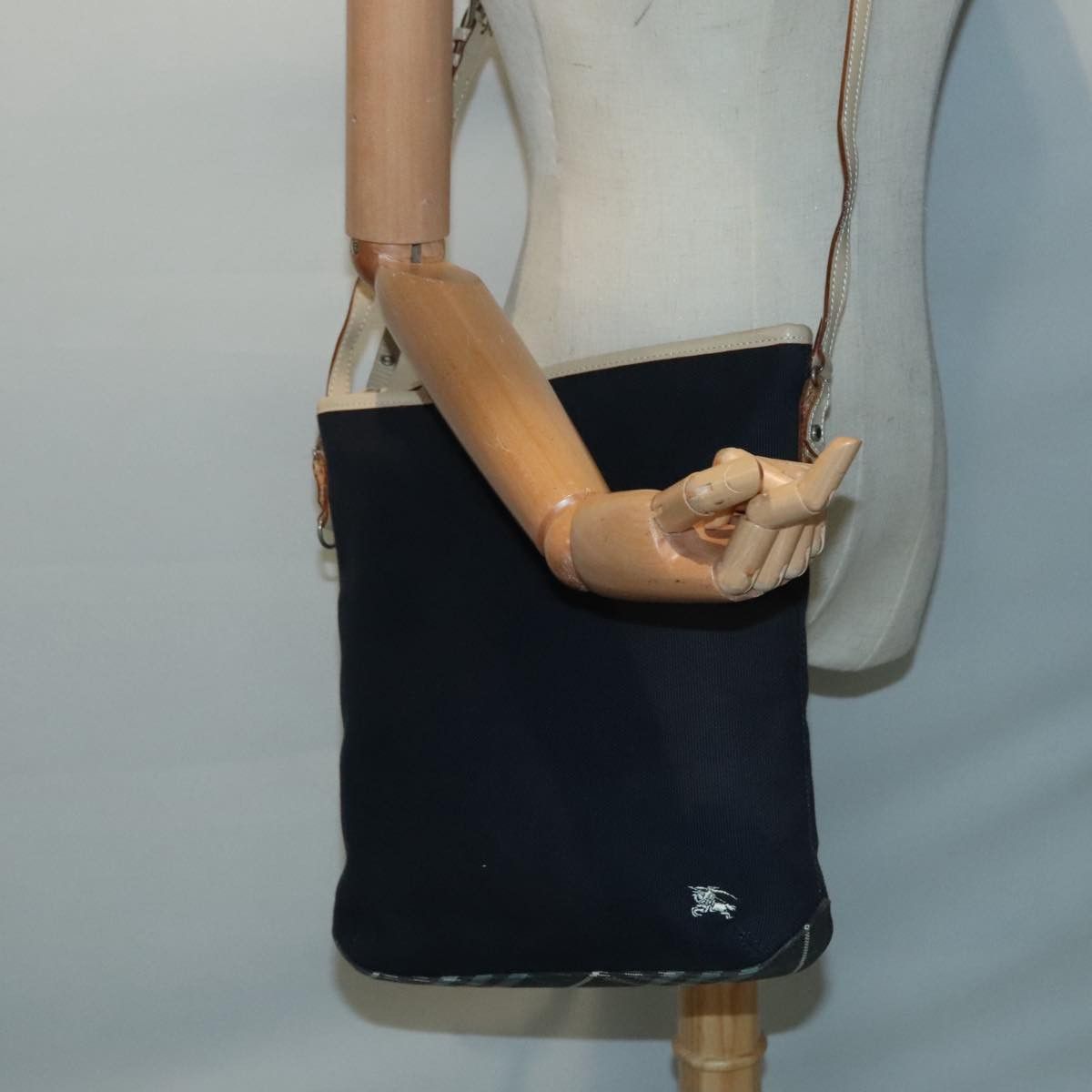 Burberry Nova Check Navy Canvas Shoulder Bag (Pre-Owned) Size ONE SIZE - 15 Thumbnail