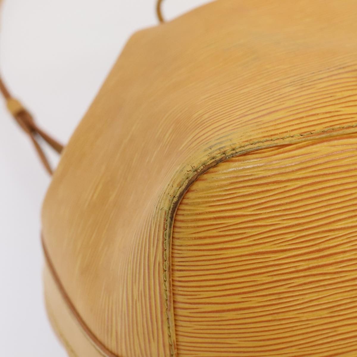 Louis Vuitton Noe Yellow Leather Shoulder Bag (Pre-Owned) Size ONE SIZE - 16 Thumbnail
