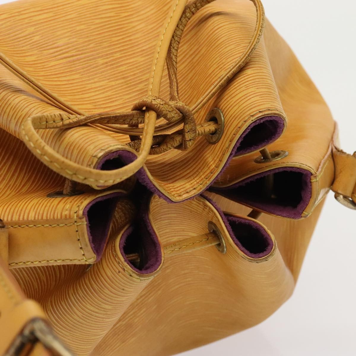 Louis Vuitton Noe Yellow Leather Shoulder Bag (Pre-Owned) Size ONE SIZE - 13 Thumbnail