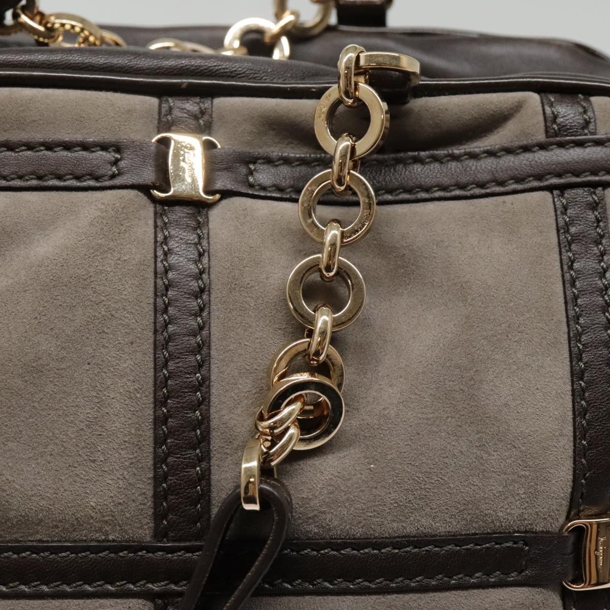 Salvatore Ferragamo Grey Suede Shoulder Bag (Pre-Owned) Size ONE SIZE - 20 Thumbnail
