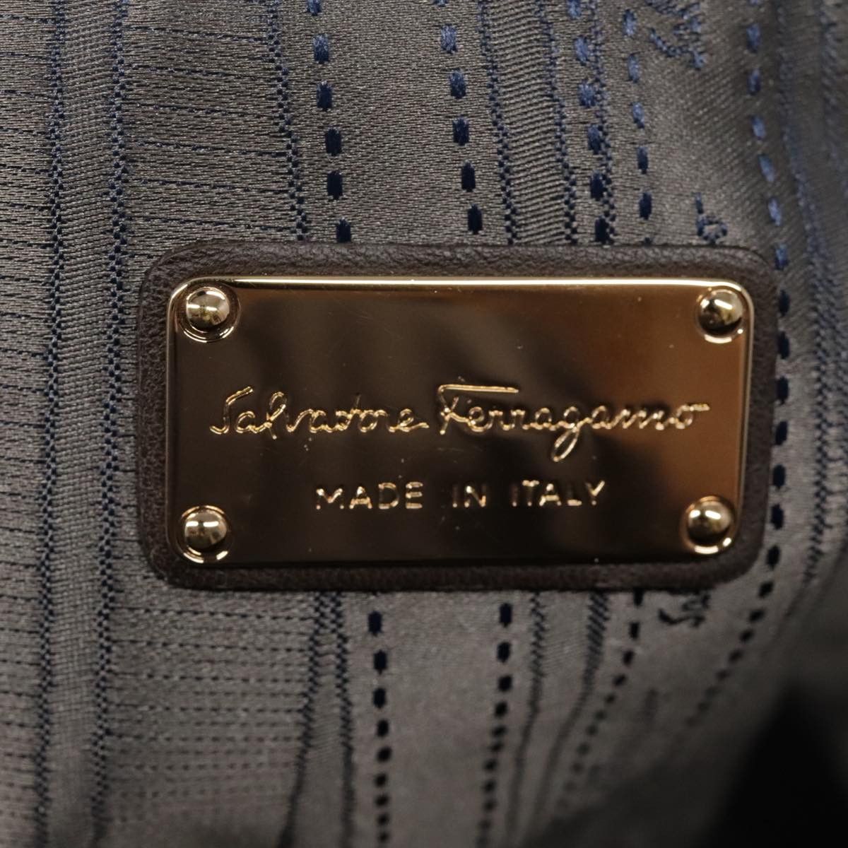 Salvatore Ferragamo Grey Suede Shoulder Bag (Pre-Owned) Size ONE SIZE - 14 Thumbnail