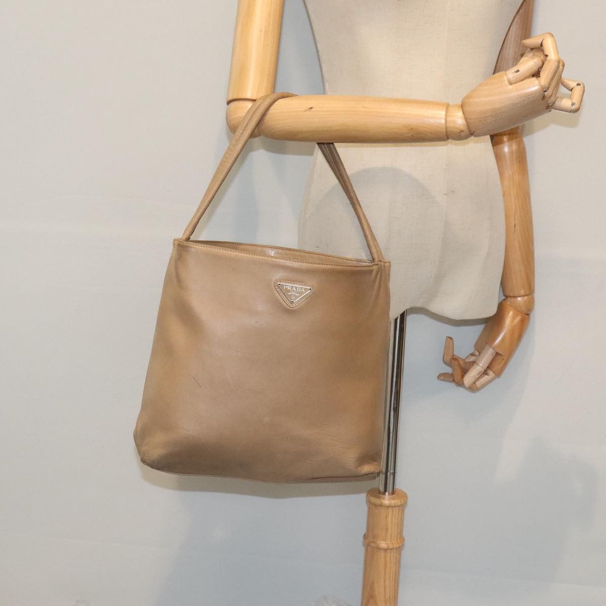 Prada Beige Leather Shoulder Bag (Pre-Owned) Size ONE SIZE - 15 Thumbnail