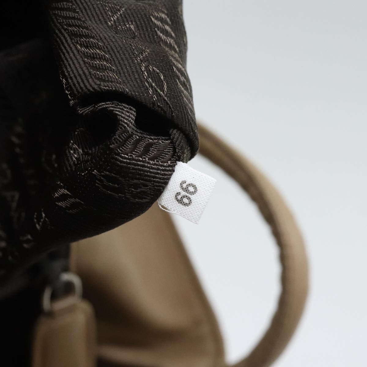 Prada Beige Leather Shoulder Bag (Pre-Owned) Size ONE SIZE - 11 Thumbnail