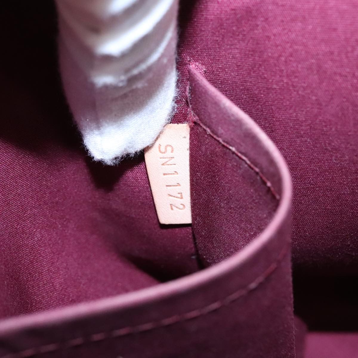 Louis Vuitton Avalon Burgundy Patent Leather Handbag (Pre-Owned) Size ONE SIZE - 9 Thumbnail