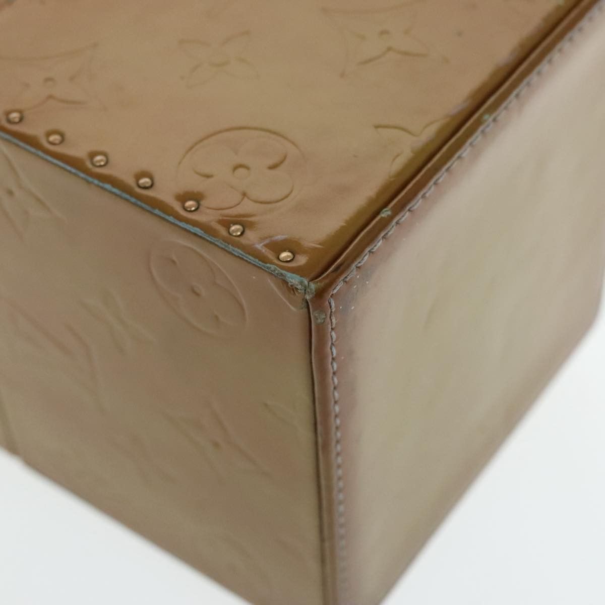 Louis Vuitton Bleecker Khaki Patent Leather Clutch Bag (Pre-Owned) Size ONE SIZE - 15 Thumbnail
