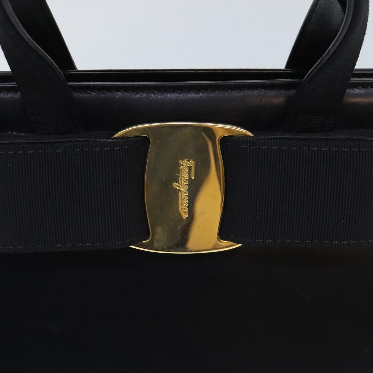 Salvatore Ferragamo Vara Black Leather Handbag (Pre-Owned) Size ONE SIZE - 11 Thumbnail