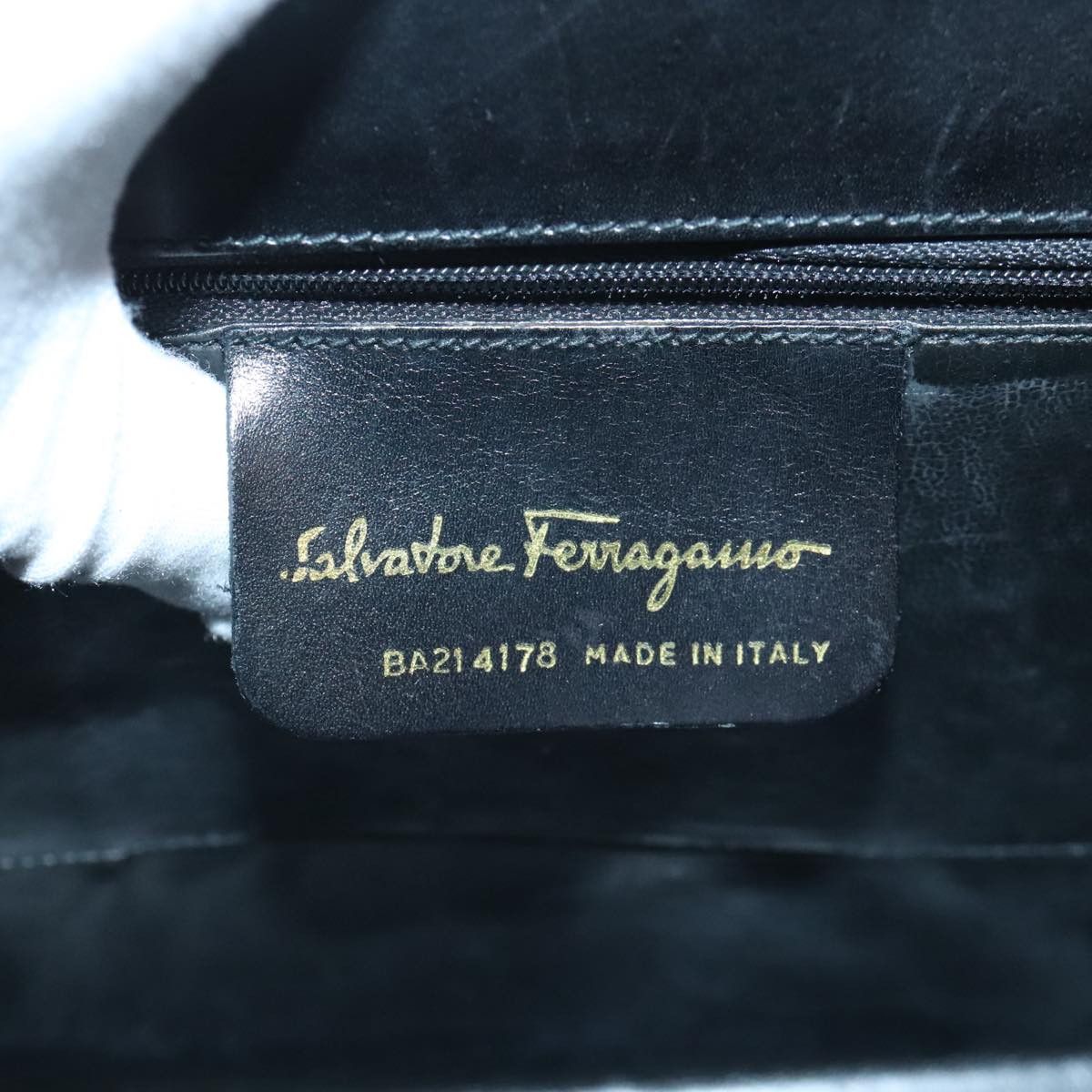 Salvatore Ferragamo Vara Black Leather Handbag (Pre-Owned) Size ONE SIZE - 14 Thumbnail