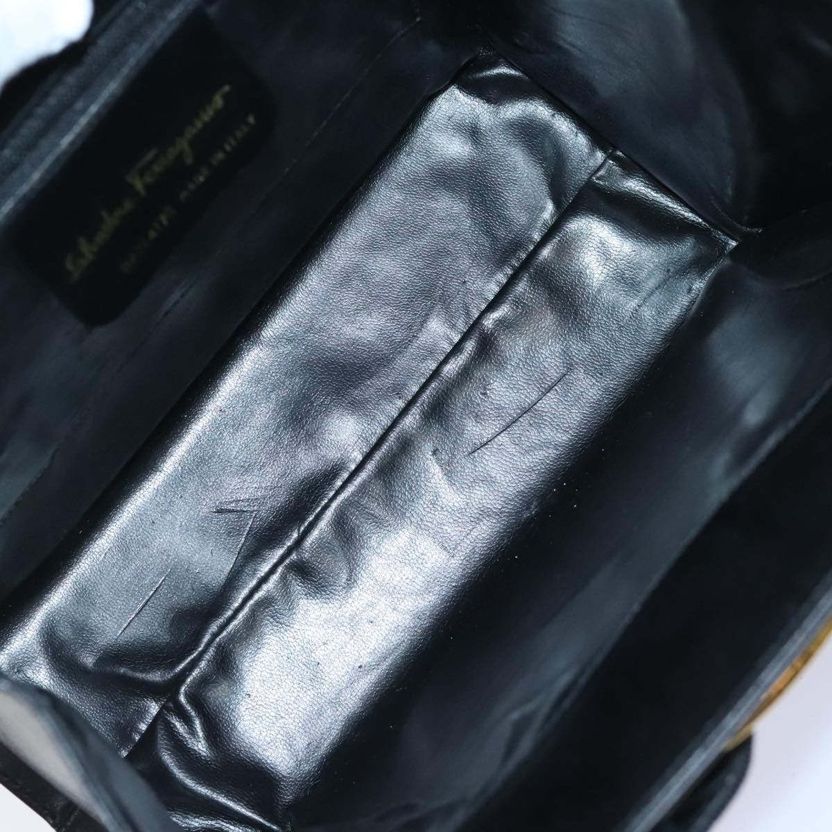 Salvatore Ferragamo Vara Black Leather Handbag (Pre-Owned) Size ONE SIZE - 13 Thumbnail