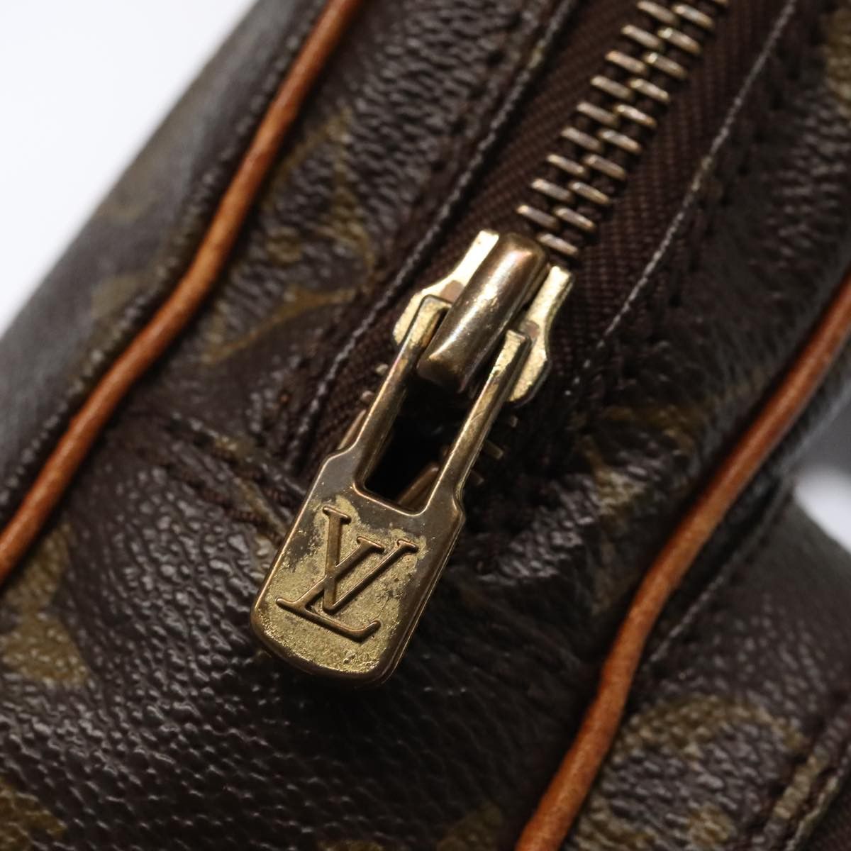 Louis Vuitton Amazon Brown Canvas Shoulder Bag (Pre-Owned) Size ONE SIZE - 7 Thumbnail