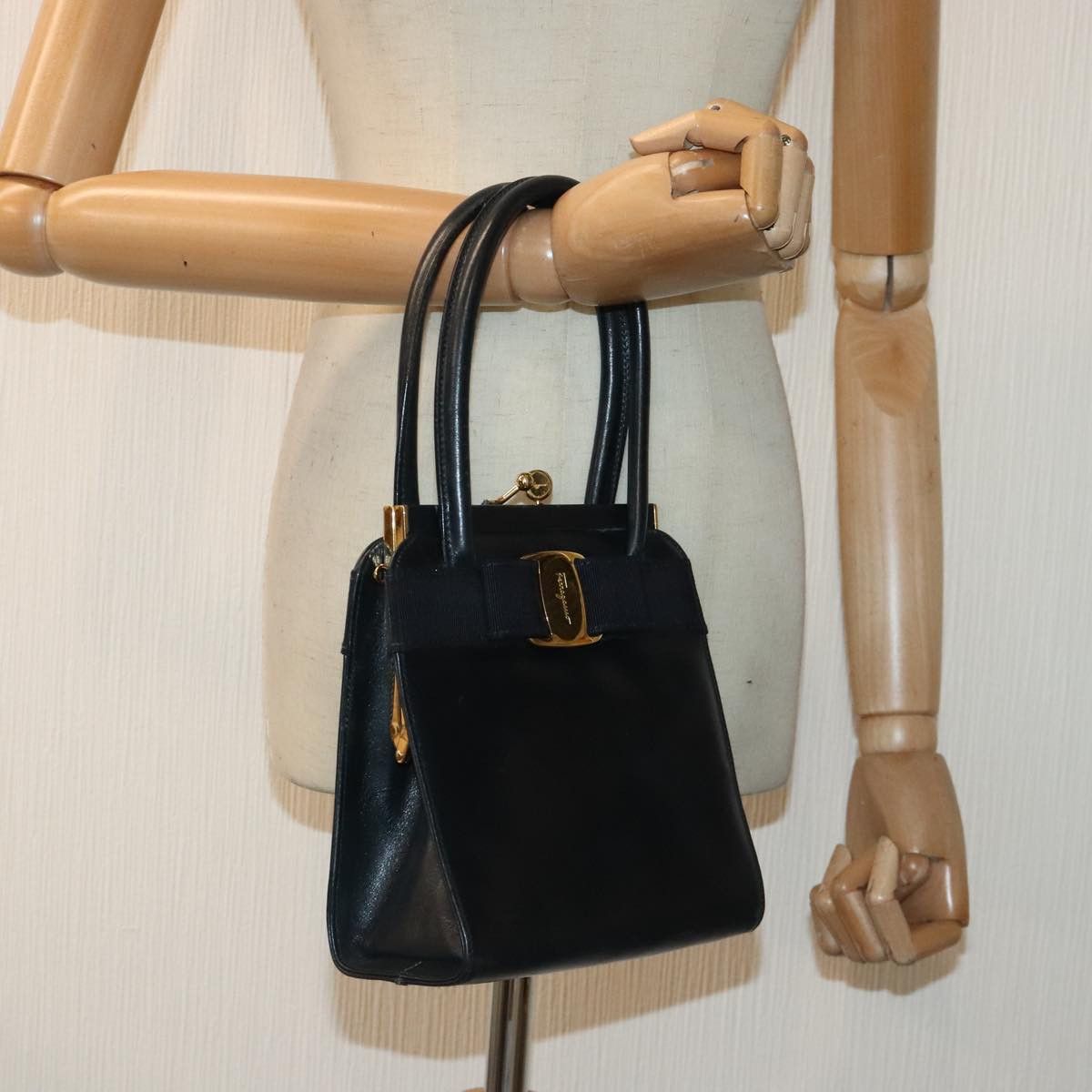 Salvatore Ferragamo Gancini Navy Leather Handbag (Pre-Owned) Size ONE SIZE - 12 Thumbnail