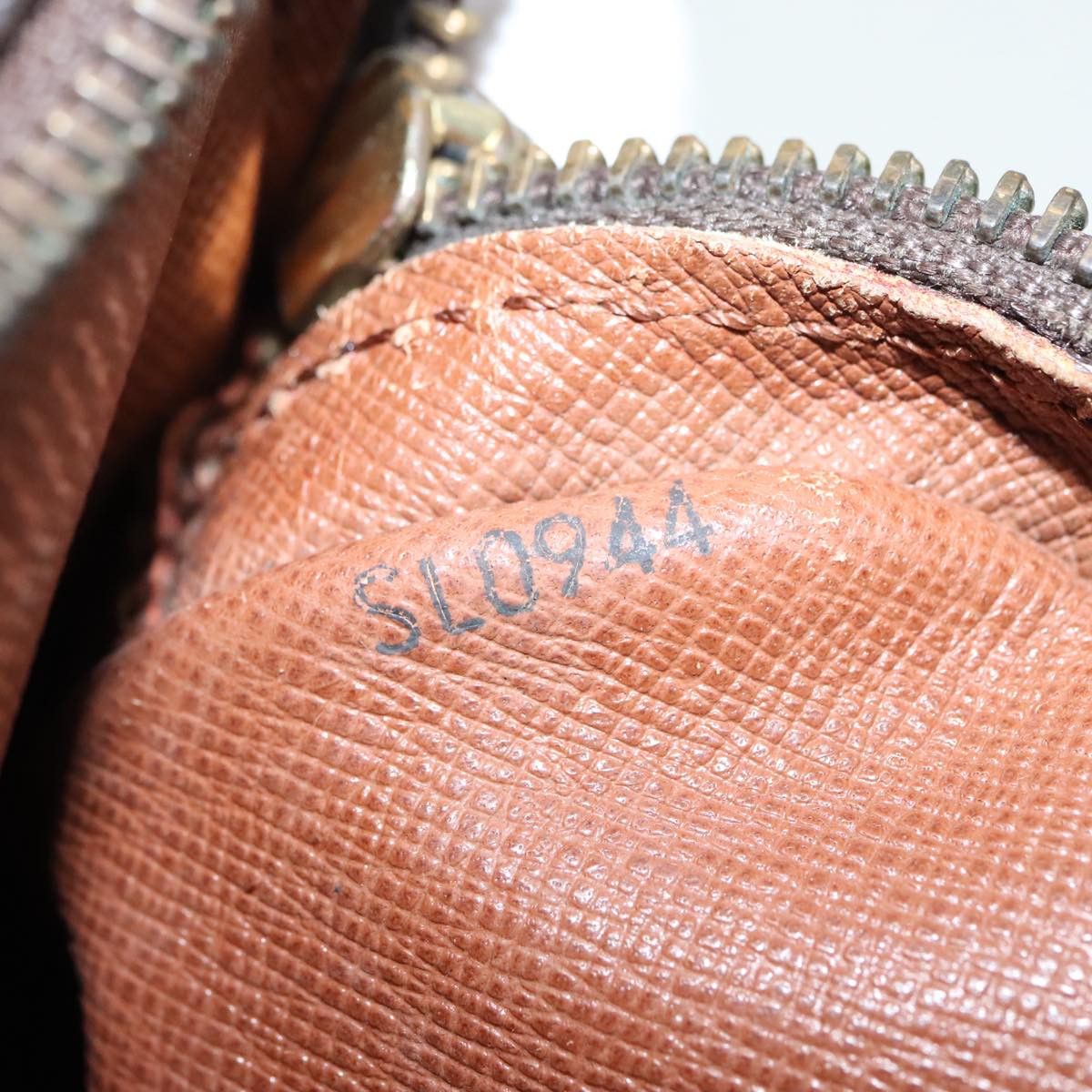 Louis Vuitton Marly Dragonne Brown Canvas Clutch Bag (Pre-Owned) Size ONE SIZE - 9 Thumbnail