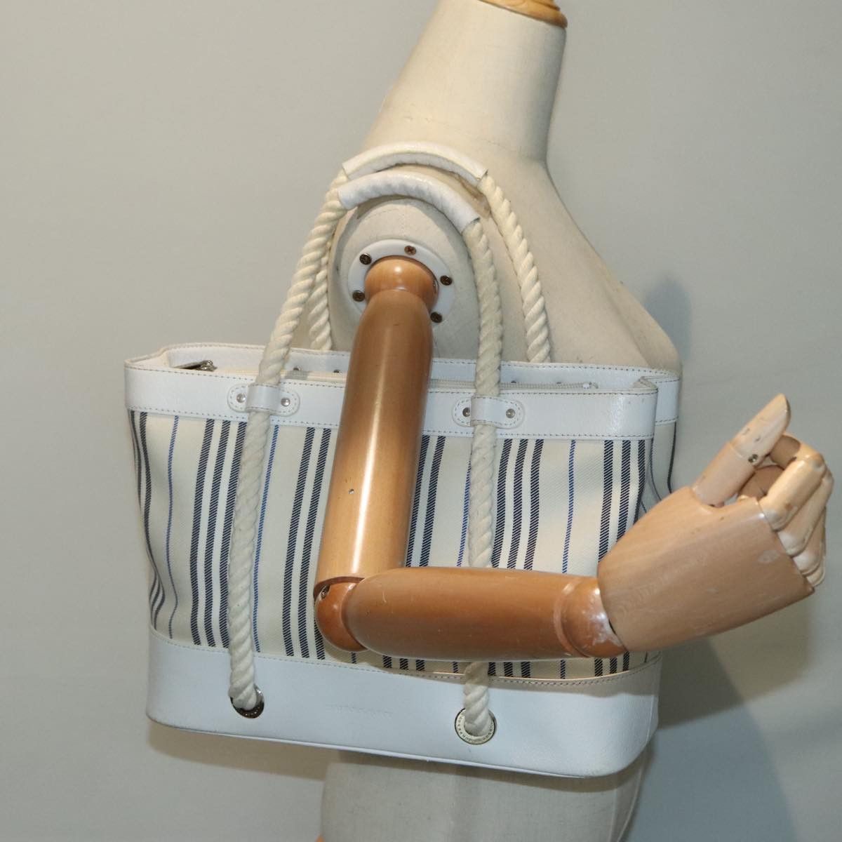 Burberry White Canvas Handbag (Pre-Owned) Size ONE SIZE - 15 Thumbnail