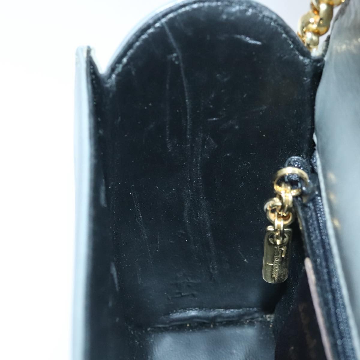 Salvatore Ferragamo Grey Leather Shoulder Bag (Pre-Owned) Size ONE SIZE - 20 Thumbnail