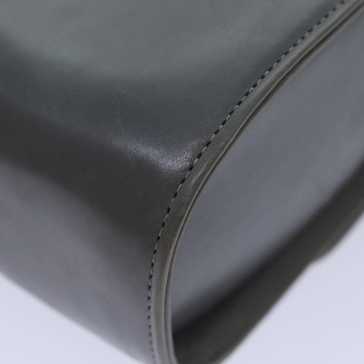 Salvatore Ferragamo Grey Leather Shoulder Bag (Pre-Owned) Size ONE SIZE - 10 Thumbnail