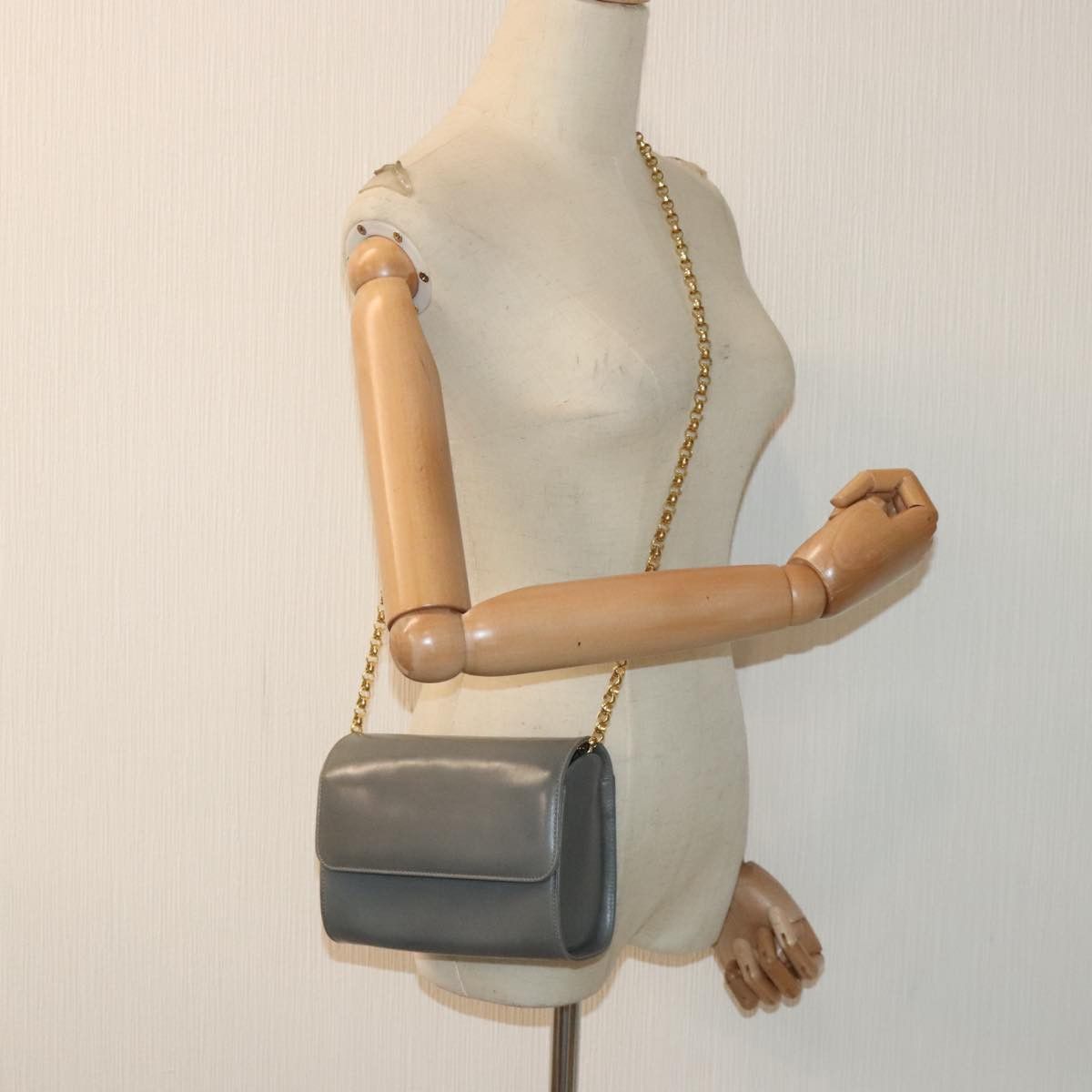 Salvatore Ferragamo Grey Leather Shoulder Bag (Pre-Owned) Size ONE SIZE - 14 Thumbnail